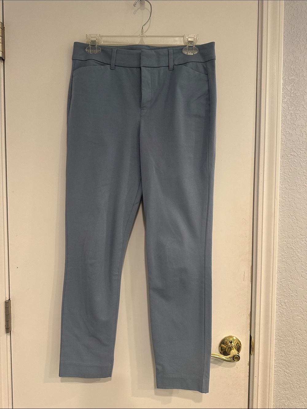 Old Navy Pixie Ankle pants in Powder Blue, size 6
